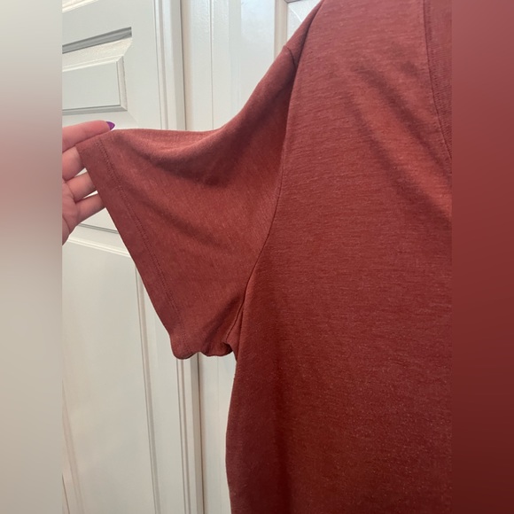 Express burnt red relaxed tee - Picture 2 of 3